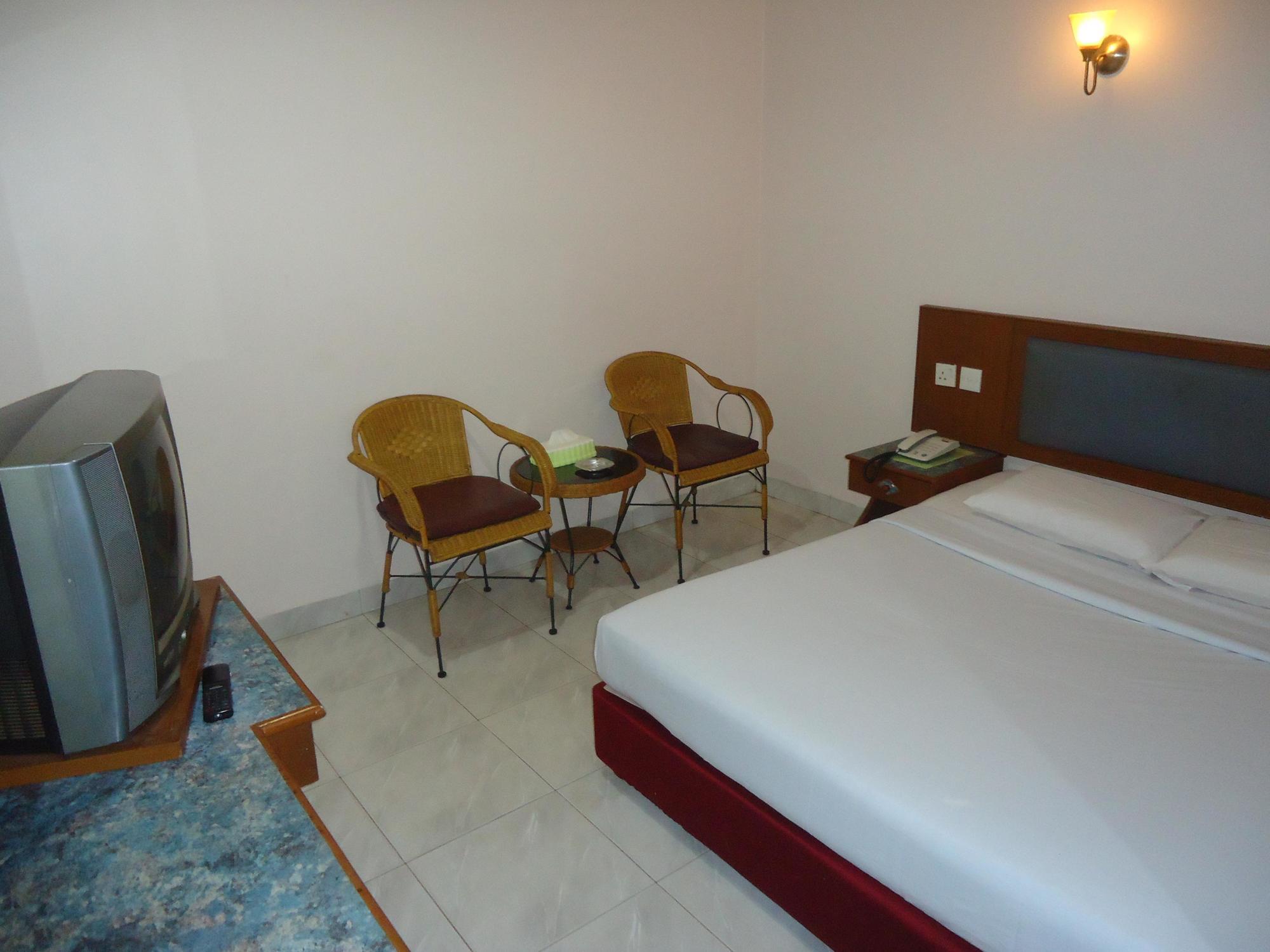Batam Hotel Gloris מראה חיצוני תמונה
