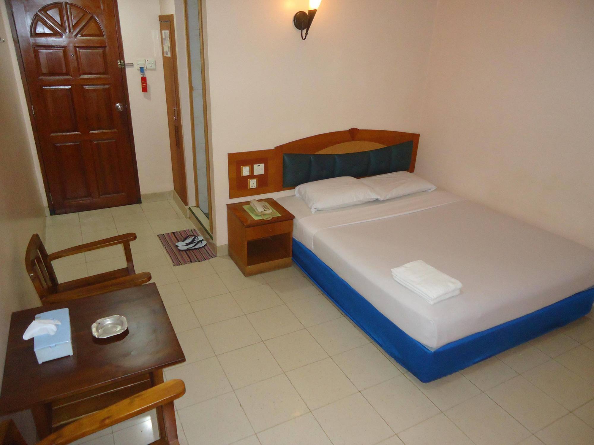 Batam Hotel Gloris מראה חיצוני תמונה