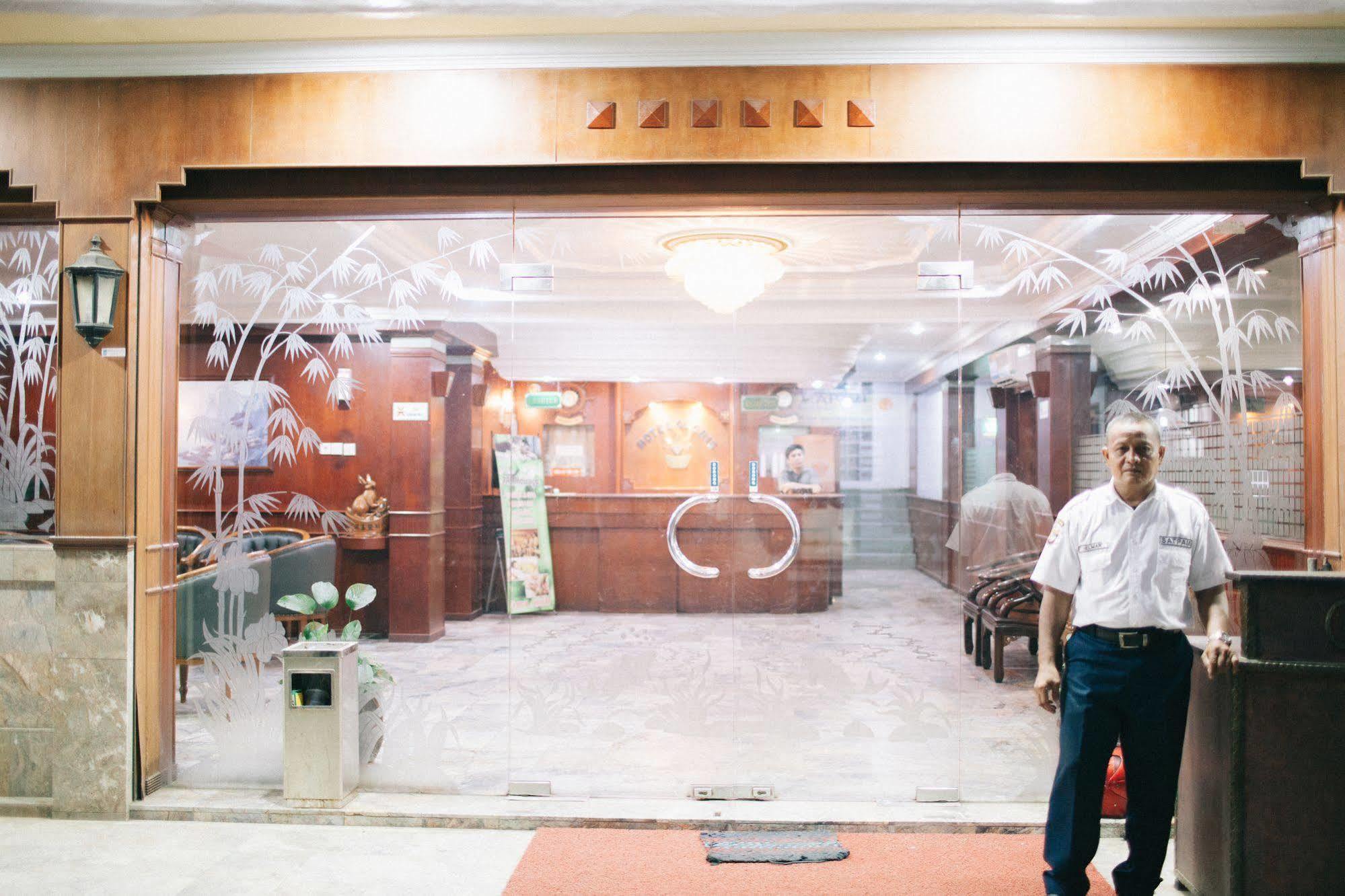 Batam Hotel Gloris מראה חיצוני תמונה
